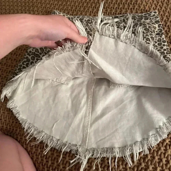 FREE PEOPLE Printed Bailey Denim Mini Skirt - NWOT - SZ. 25 - Picture 7 of 8